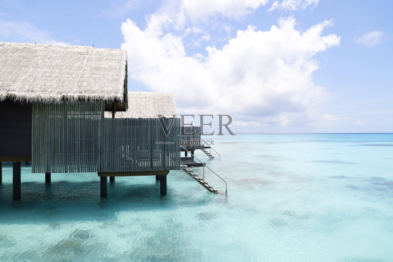 马尔代夫的水上别墅照片摄影图片