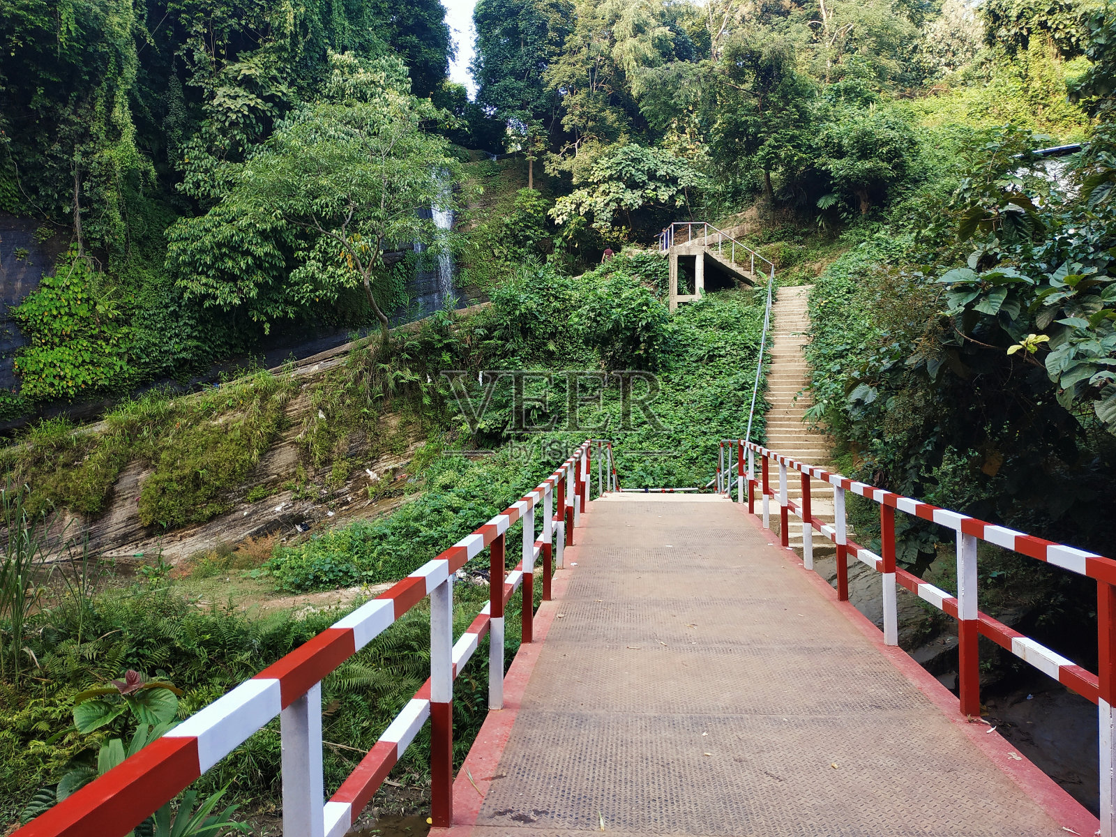美丽的萨耶克山谷照片摄影图片