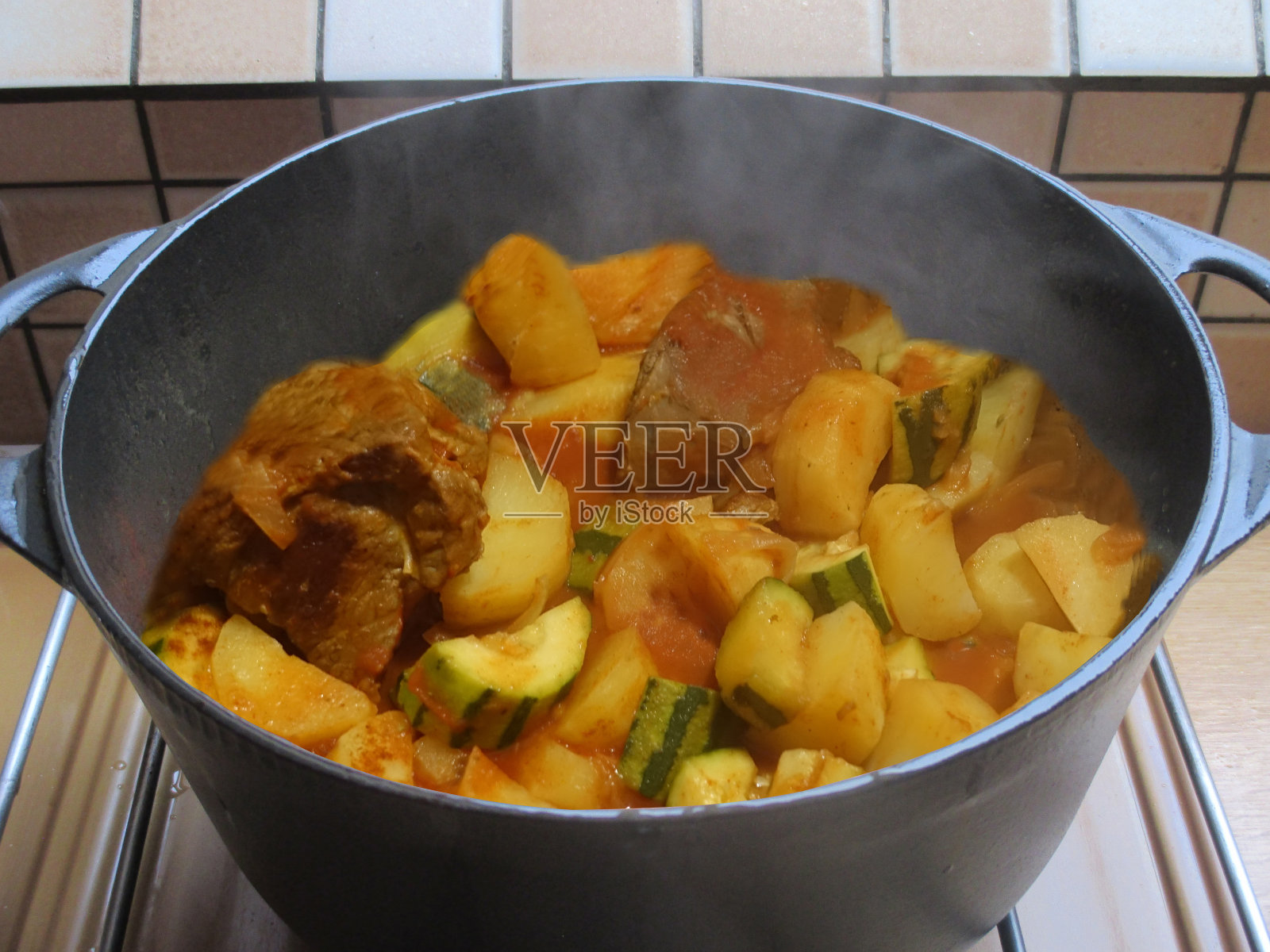 砂锅炖羊肉塔吉菜中东菜照片摄影图片