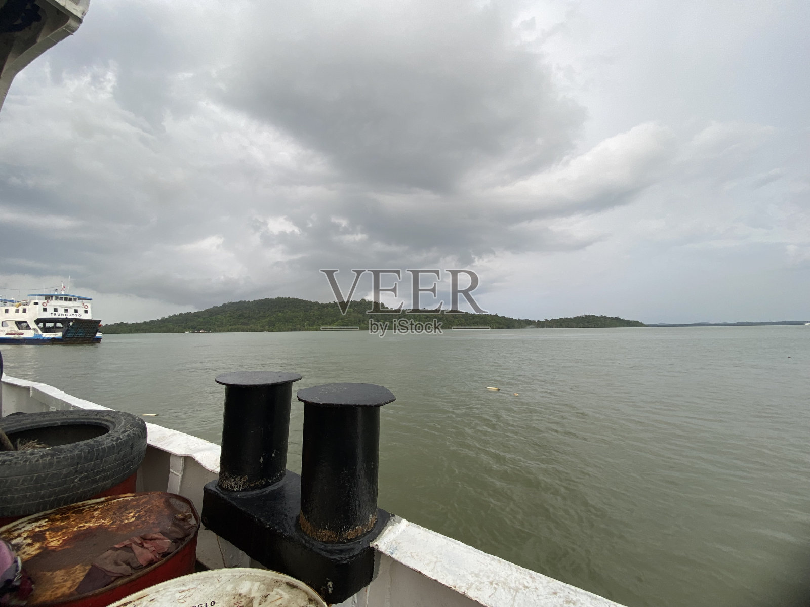 海、山、船照片摄影图片