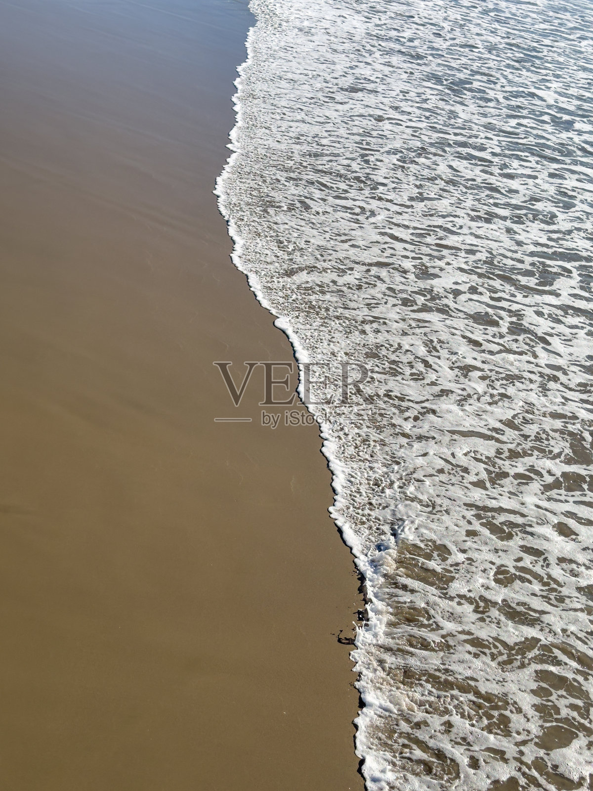 海浪冲上岸-彩色肖像照片摄影图片