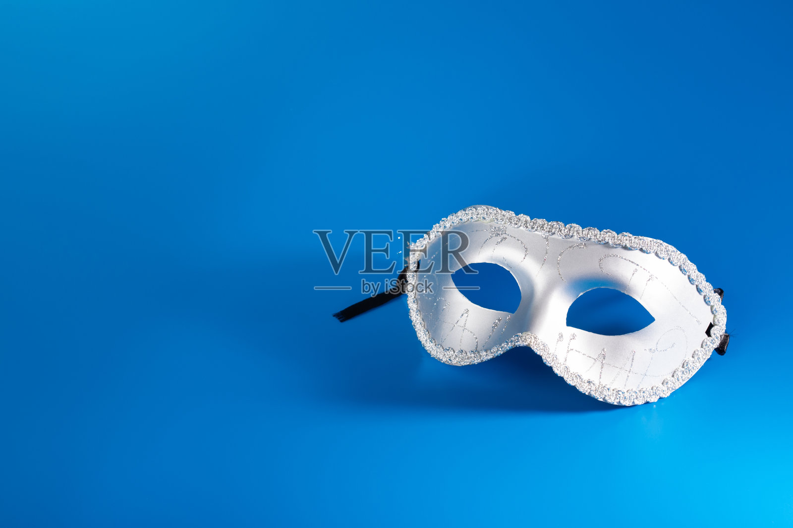 狂欢节面具,戏剧或歌舞表演舞台上的一种孤立而优雅的装饰品照片摄影图片