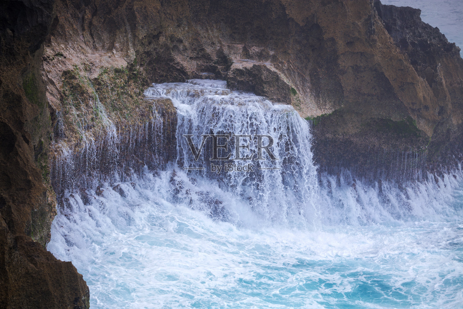印度尼西亚巴厘岛努沙佩尼达岛的克林金海滩照片摄影图片
