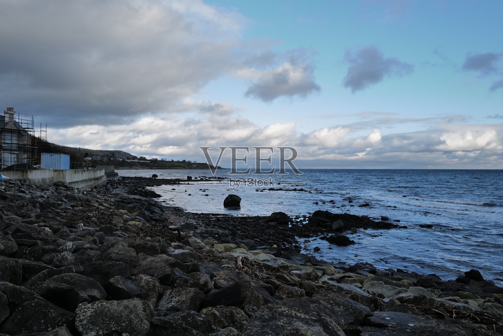 冬季海岸线:北爱尔兰崎岖的海岸照片摄影图片