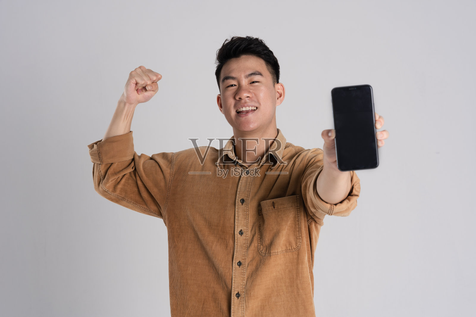 亚洲男性商人的肖像在白色背景上摆姿势照片摄影图片