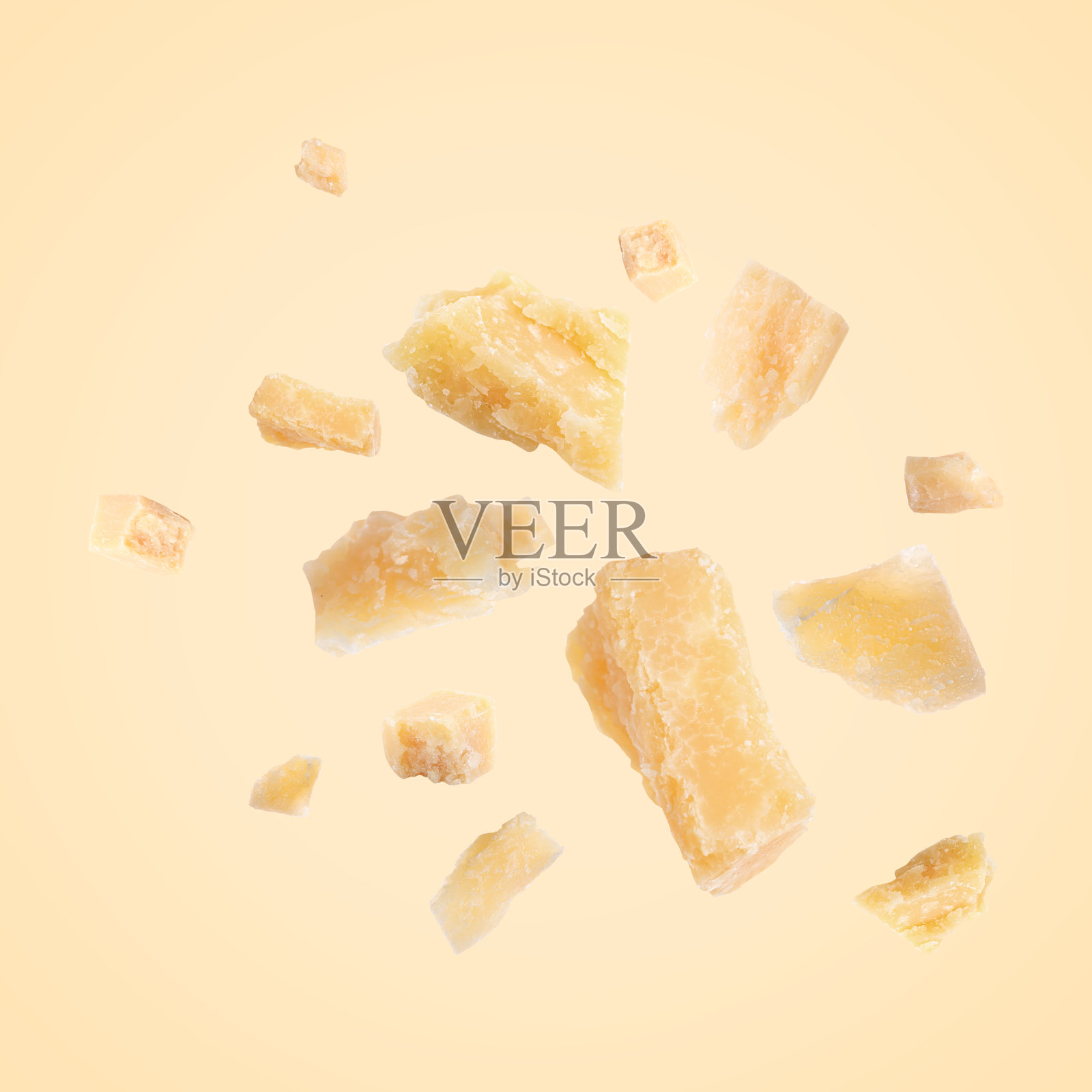 米色背景空气中的美味帕尔马干酪照片摄影图片