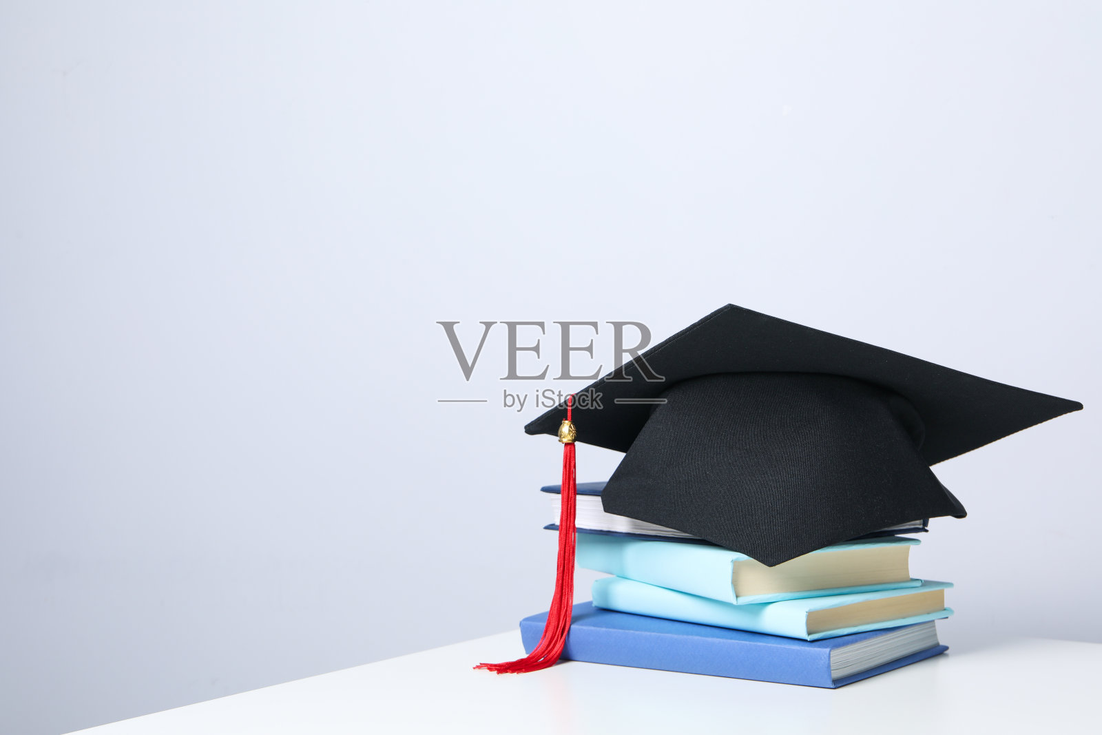 高中和大学毕业概念,空间为文字照片摄影图片