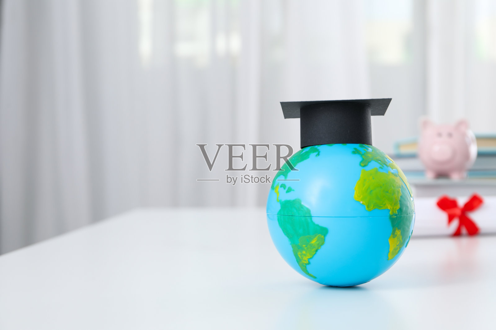 高中和大学毕业概念,空间为文字照片摄影图片