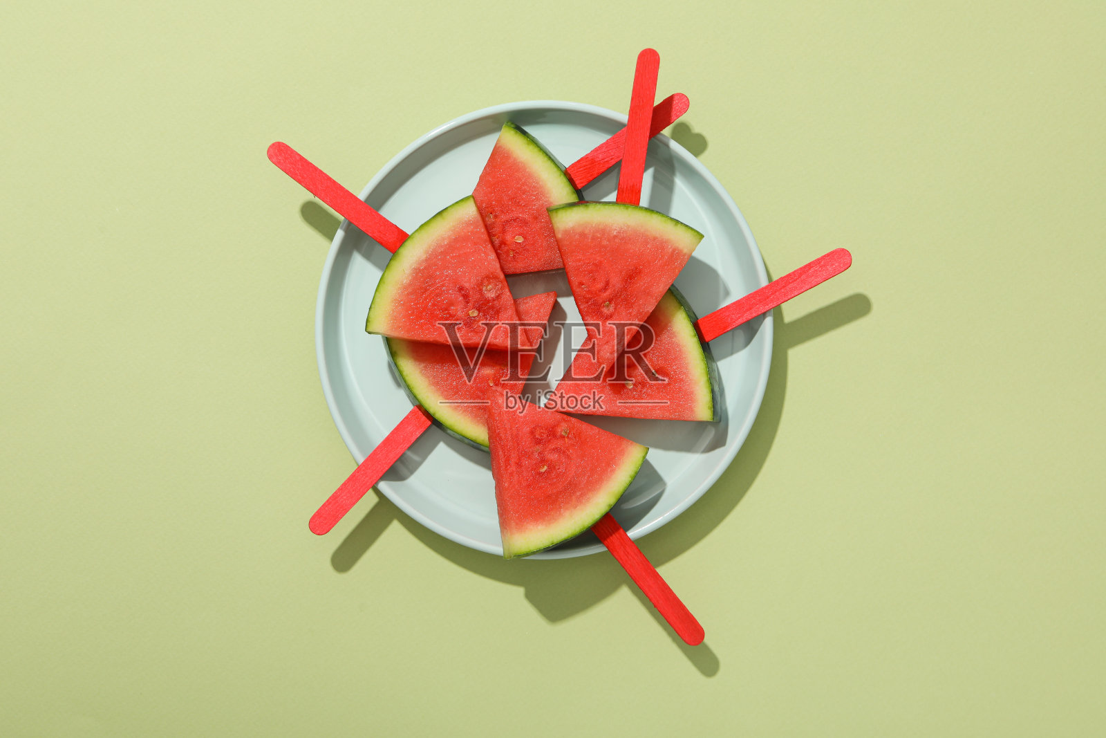 新鲜多汁食物的概念-西瓜照片摄影图片