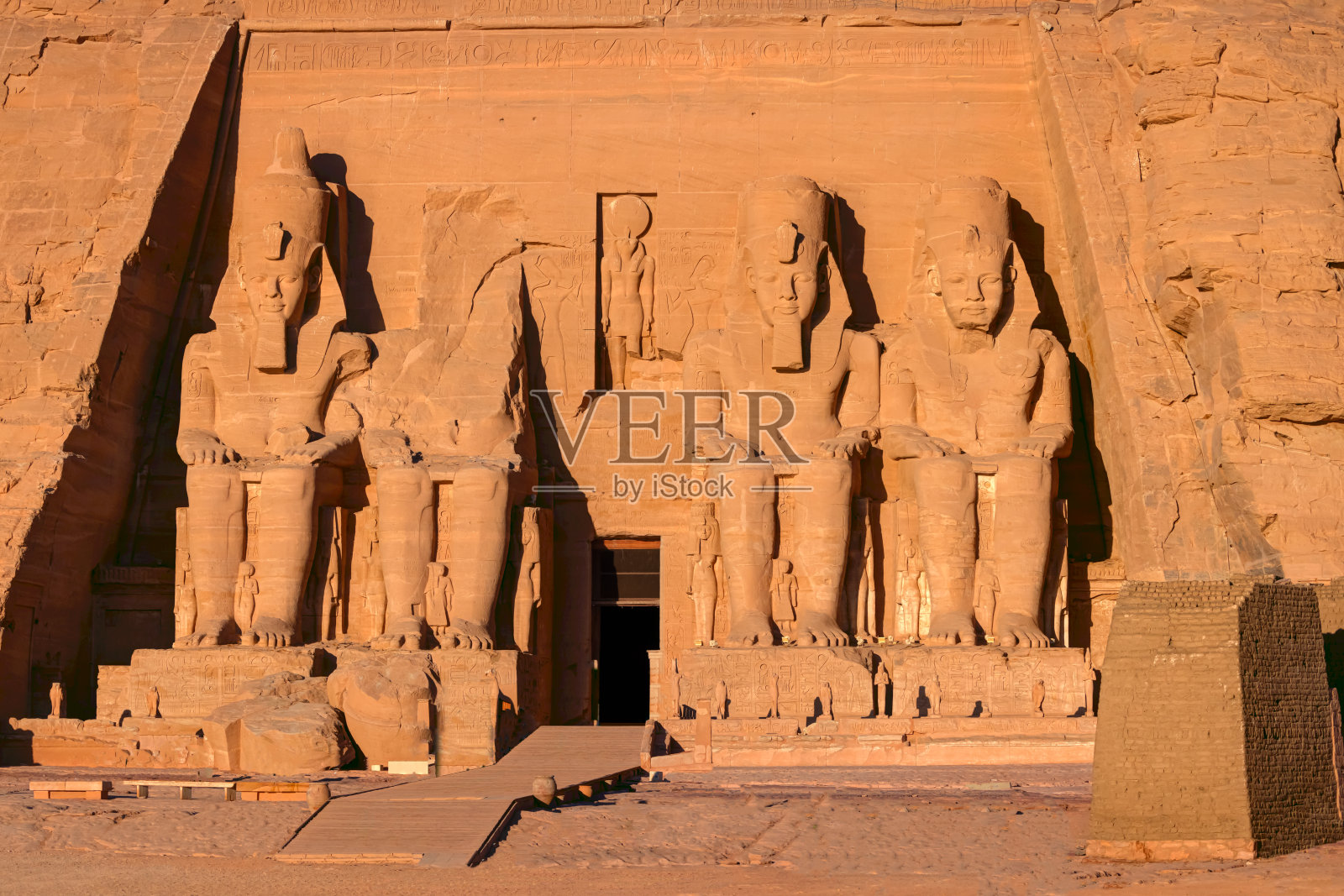 埃及阿布辛贝神庙正面照片摄影图片