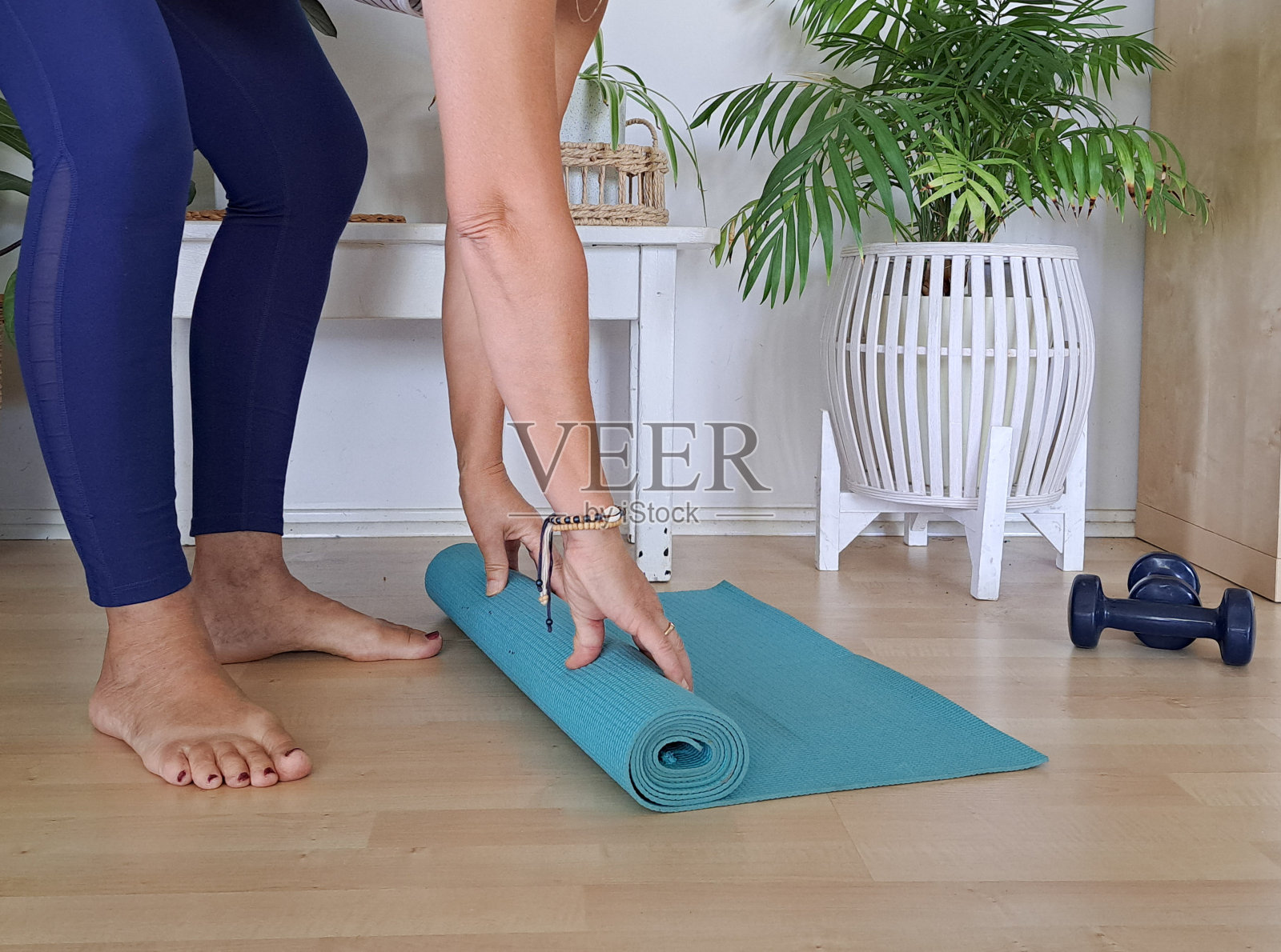 在家锻炼照片摄影图片