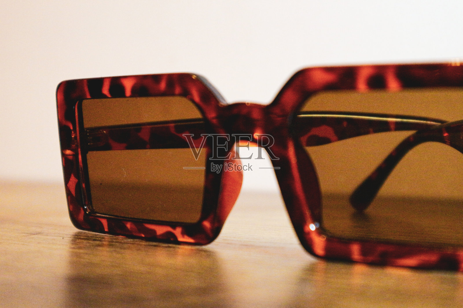 玳瑁太阳镜近照照片摄影图片