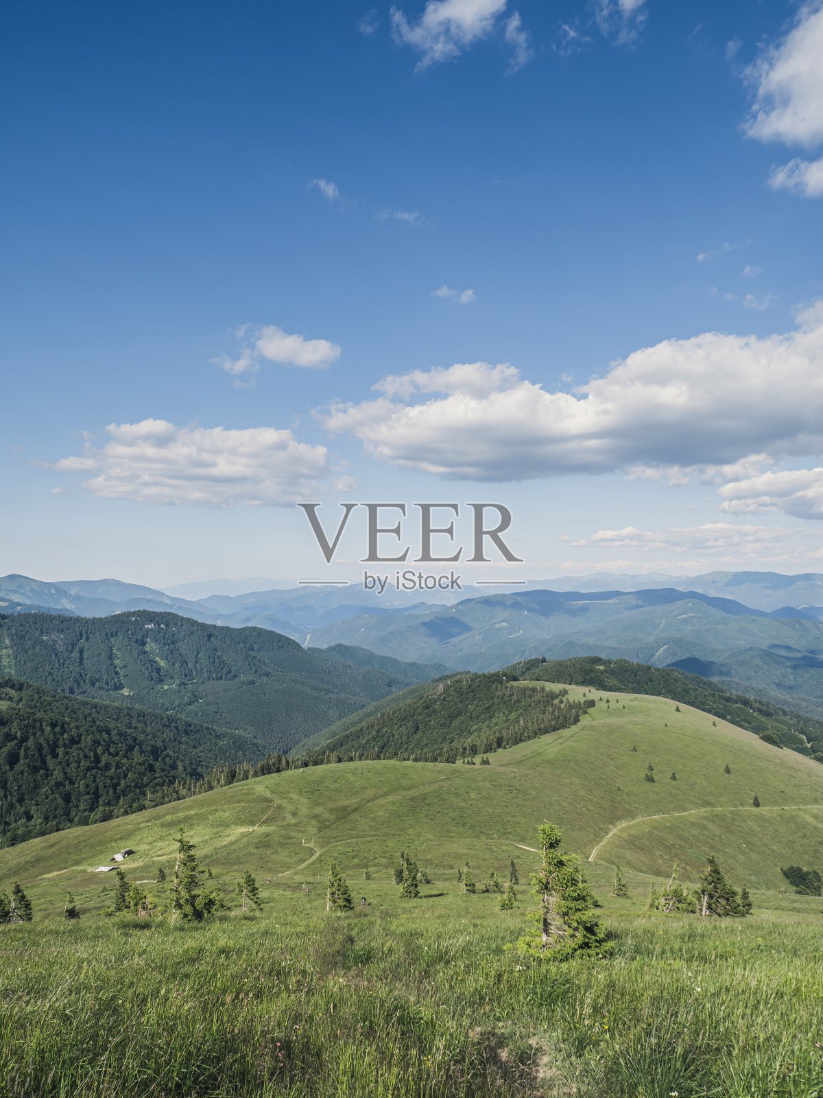 从Velka Fatra国家公园俯瞰。斯洛伐克Kralova Studna附近的全景山景照片摄影图片