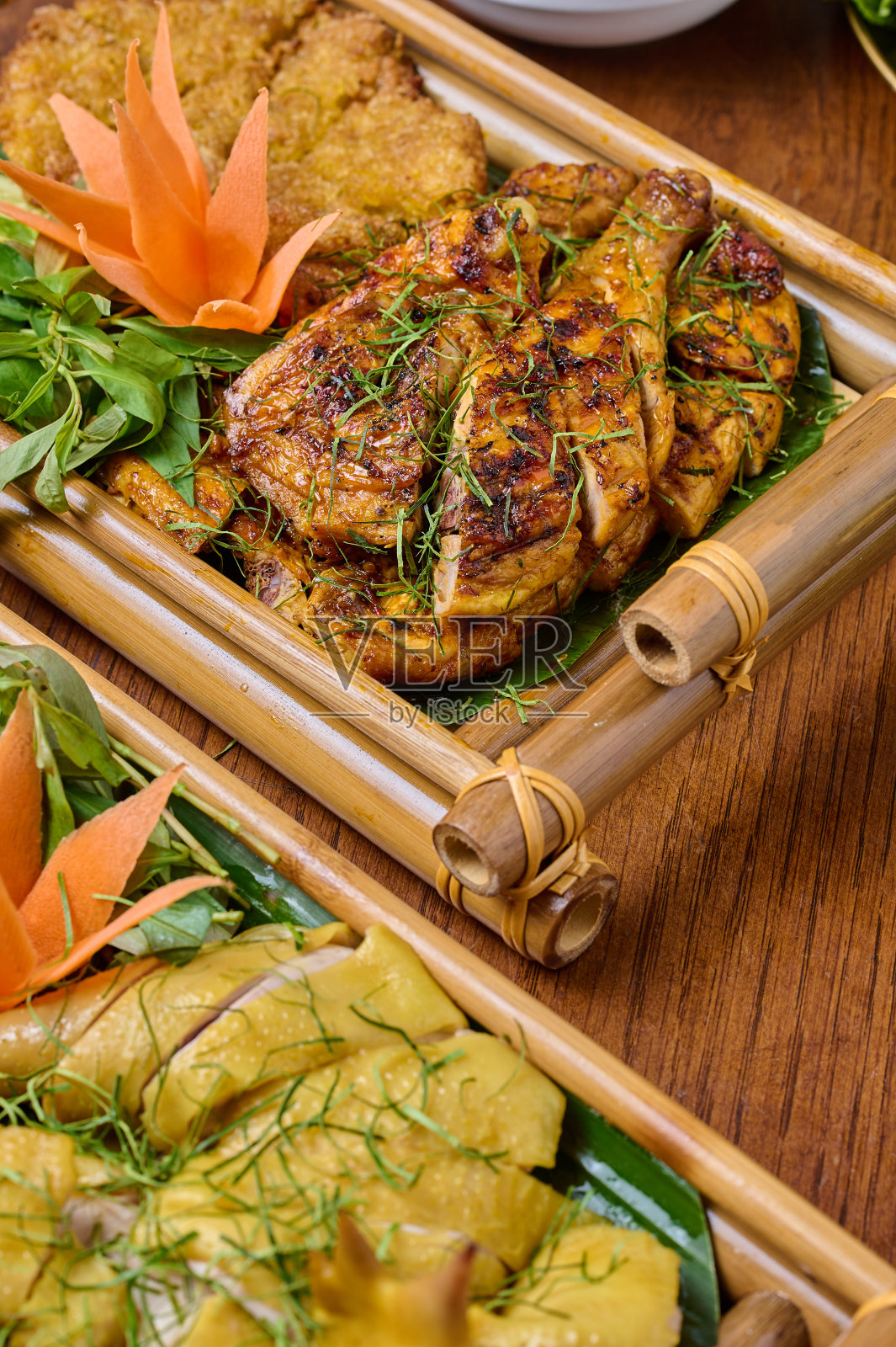 越南烤鸡照片摄影图片