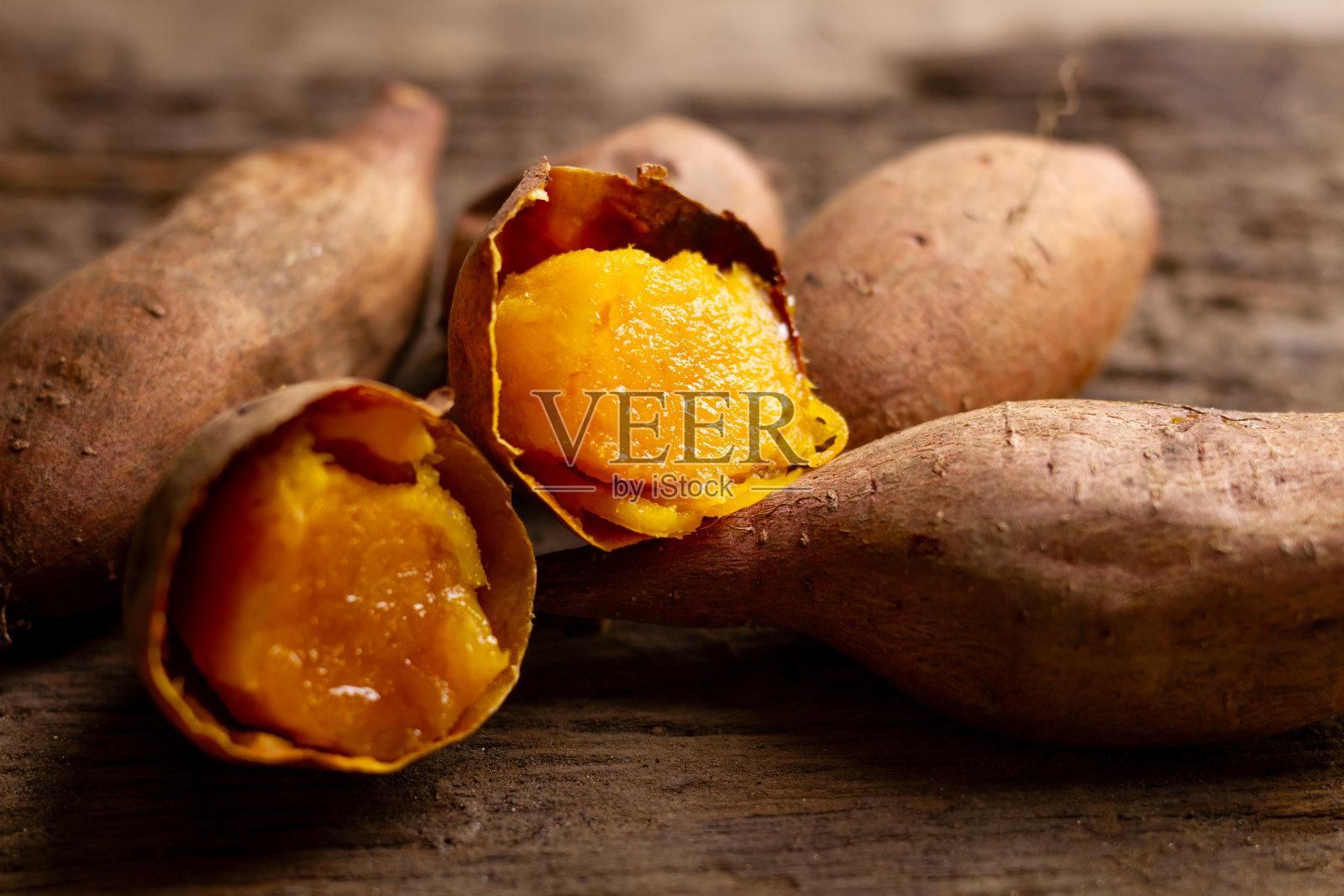 完美烤红薯照片摄影图片