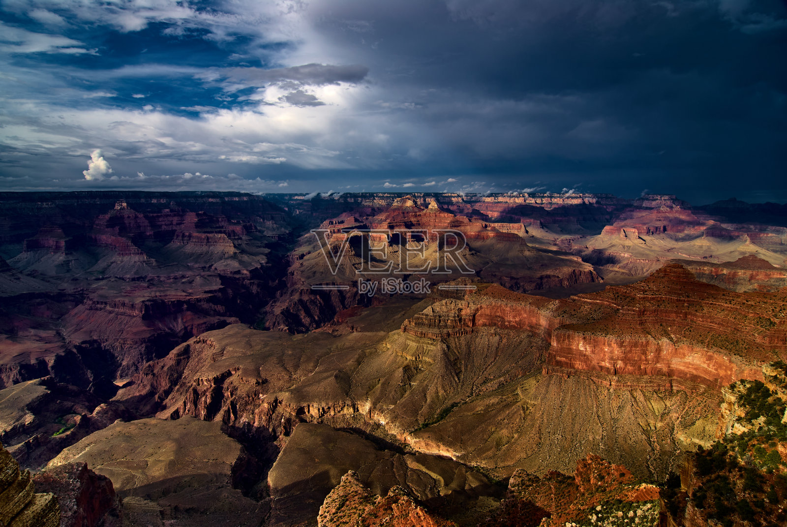 美国亚利桑那州大峡谷国家公园的大峡谷日落美景照片摄影图片