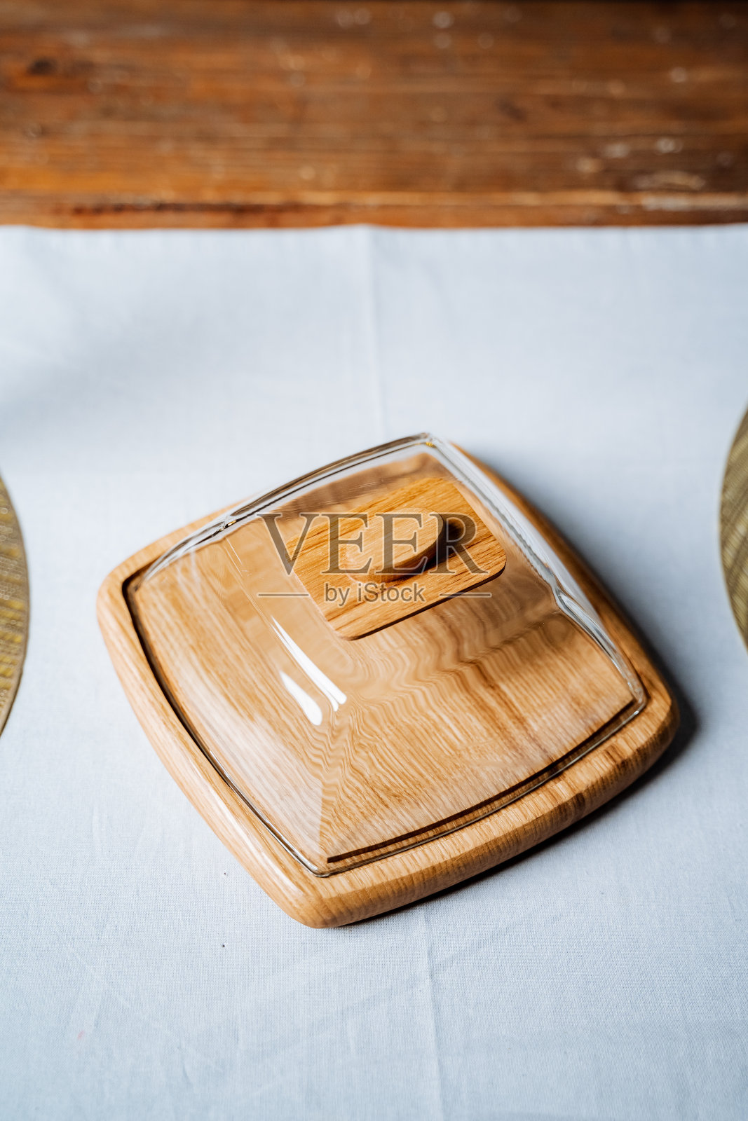 玻璃油壶用于储油、手工、工艺品。照片摄影图片