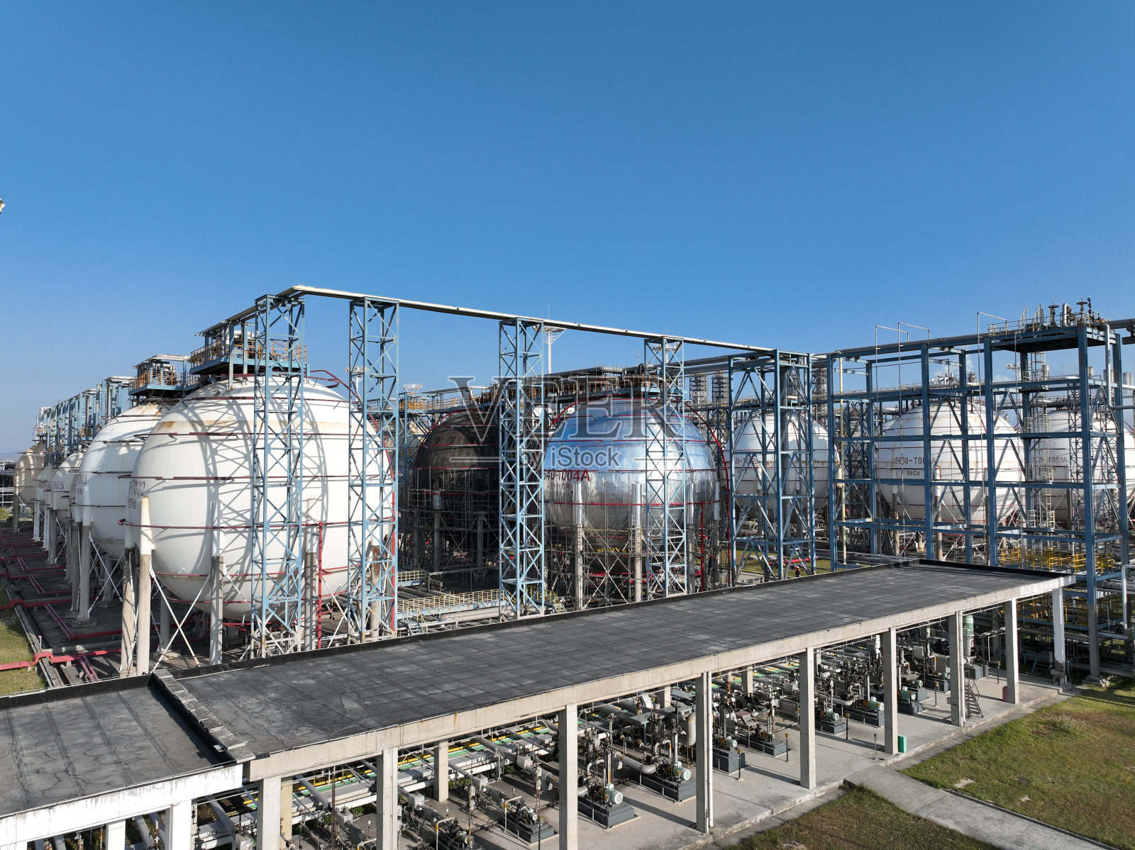 球形燃料储罐照片摄影图片