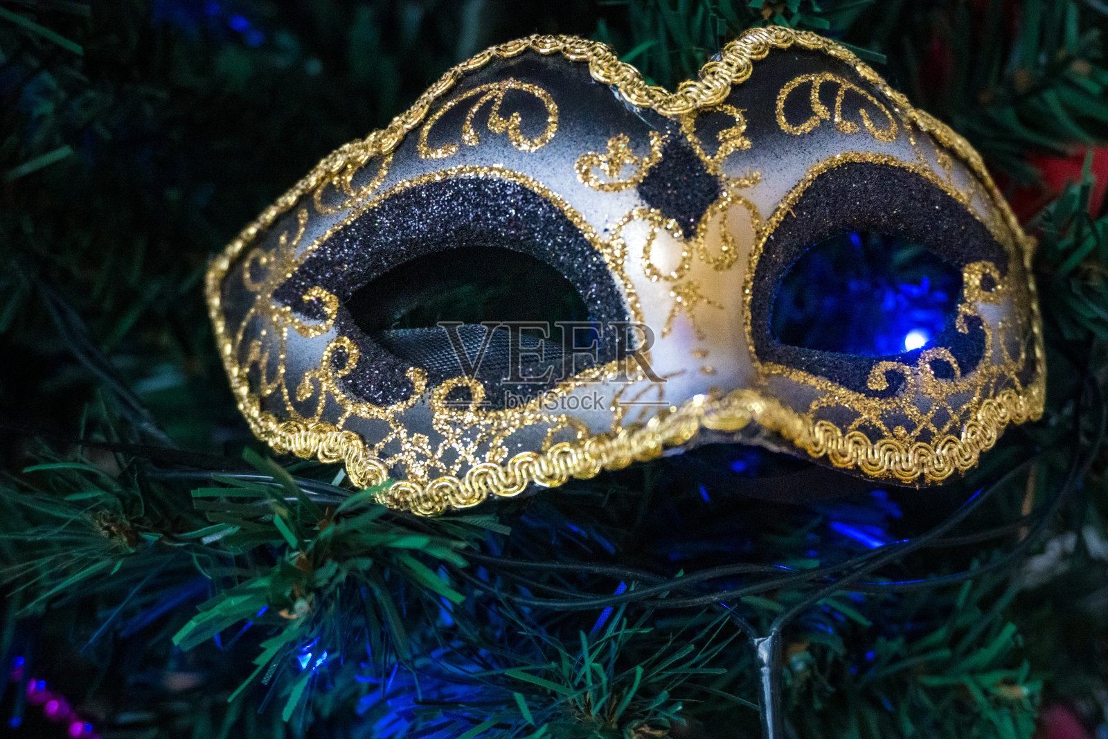 巴西狂欢节概念。嘉年华面具在说明性背景。照片摄影图片