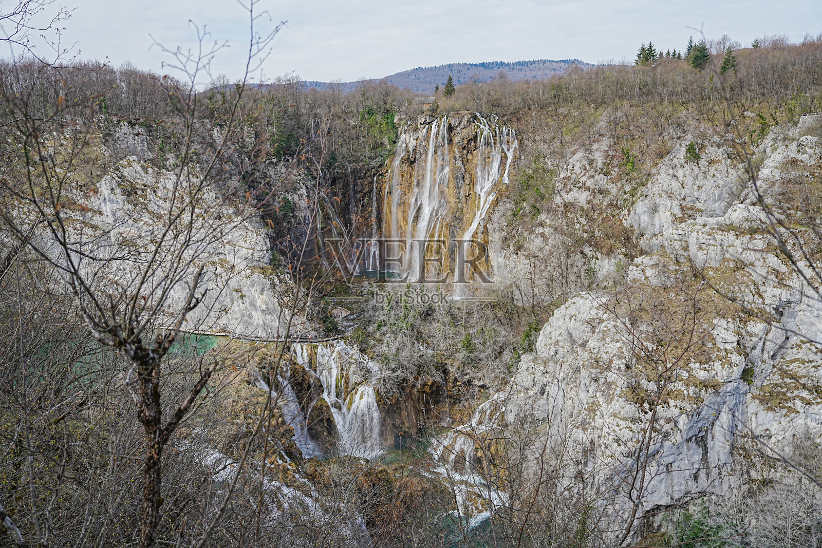 山谷瀑布(普利特维采)照片摄影图片
