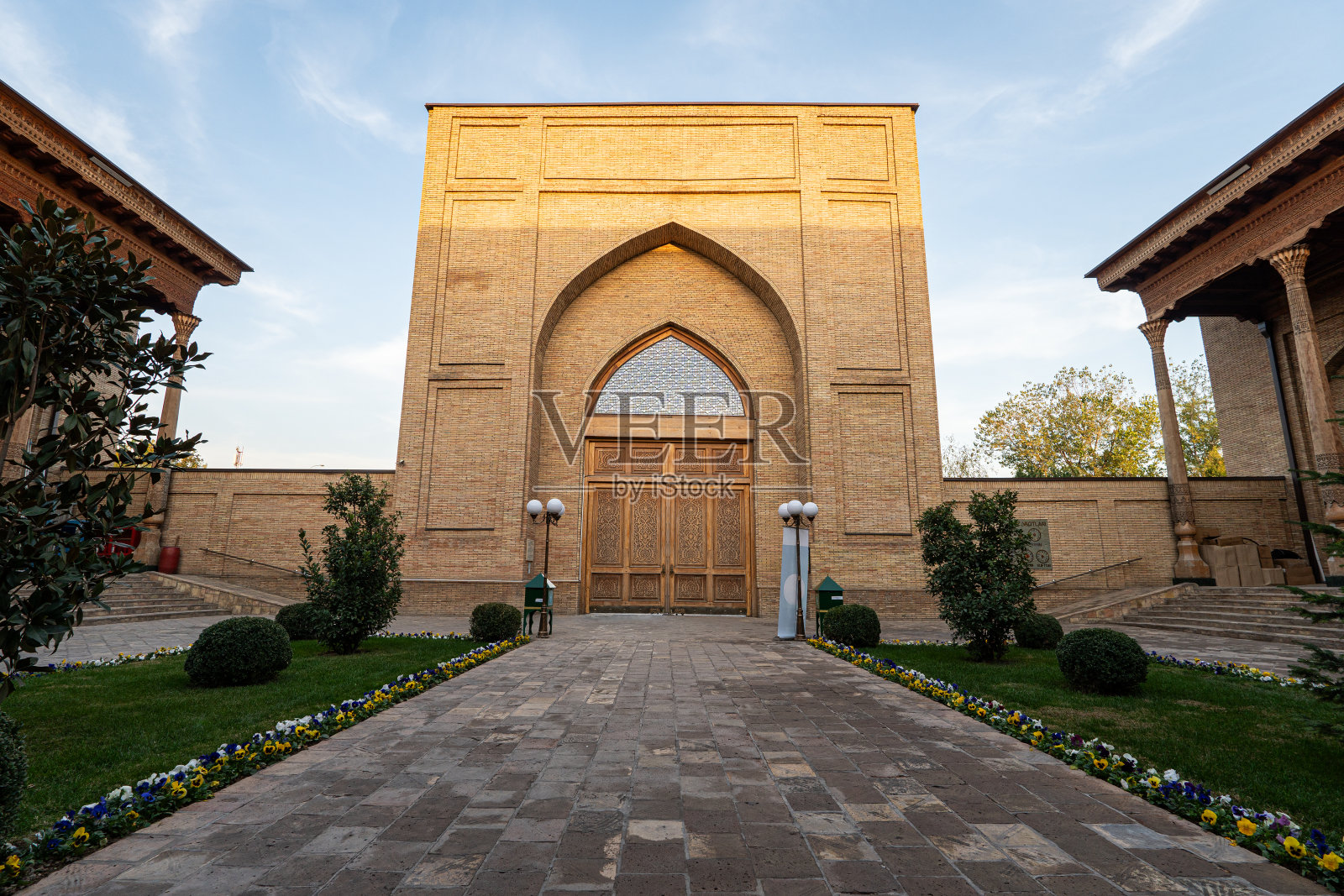 塔什干哈兹拉提伊玛目清真寺和穆伊·穆巴拉克伊斯兰图书馆博物馆景观,乌兹别克斯坦照片摄影图片