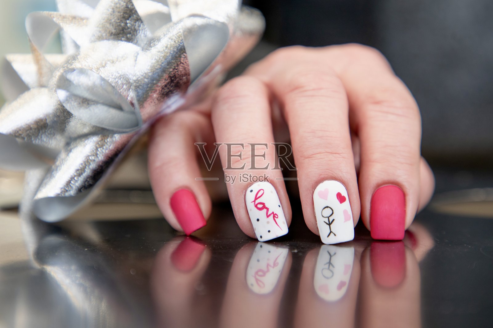 情人节和心形指甲艺术设计照片摄影图片