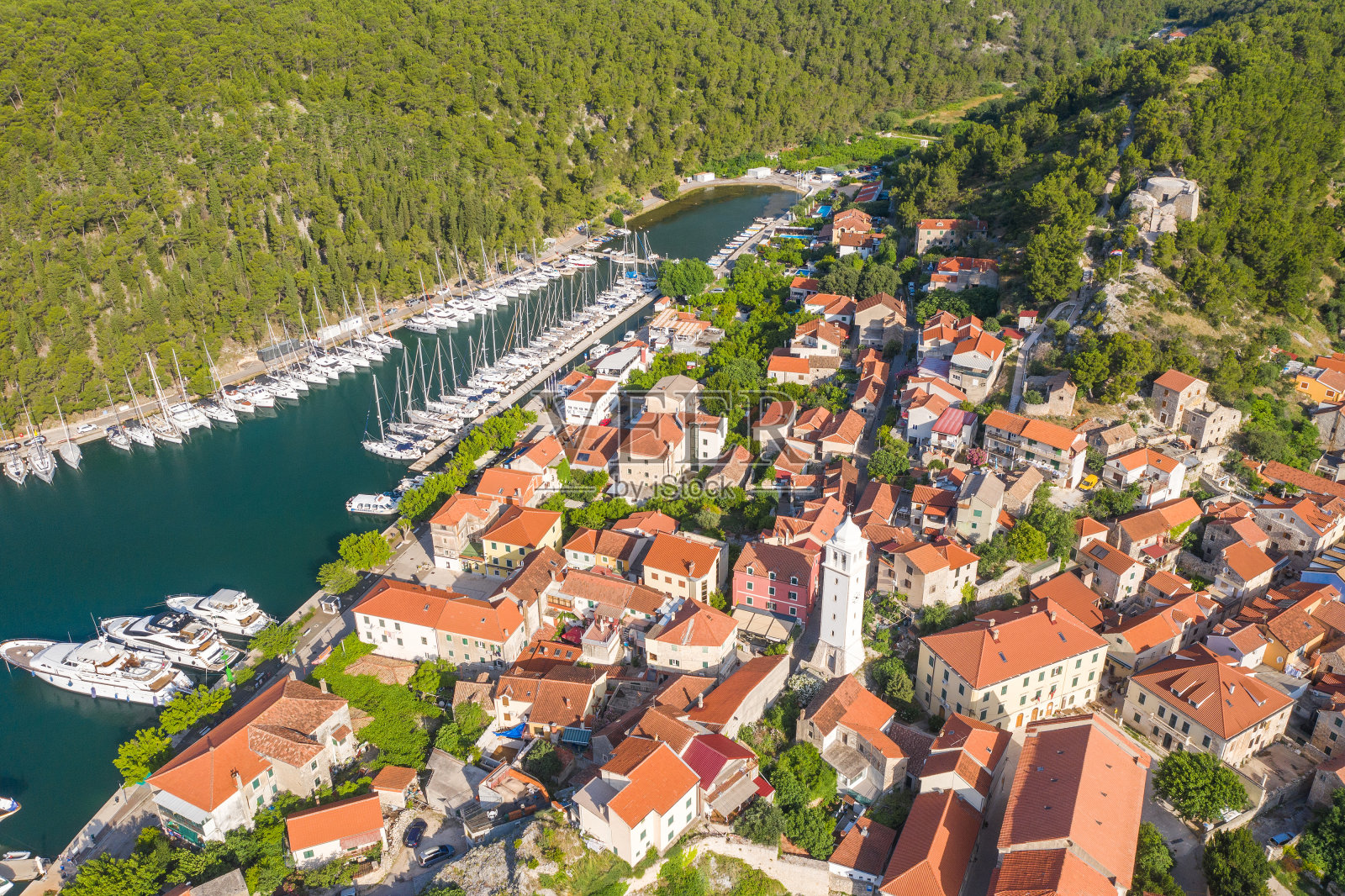 克罗地亚达尔马提亚的斯克拉丁镇照片摄影图片