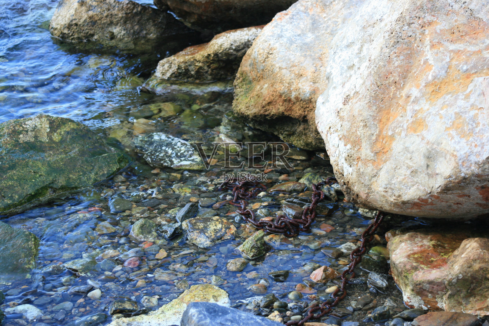 海边散步照片摄影图片