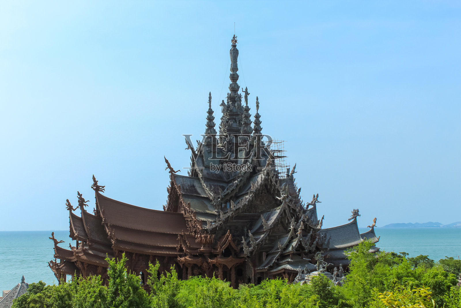 泰国芭堤雅海滨的真理圣所。照片摄影图片