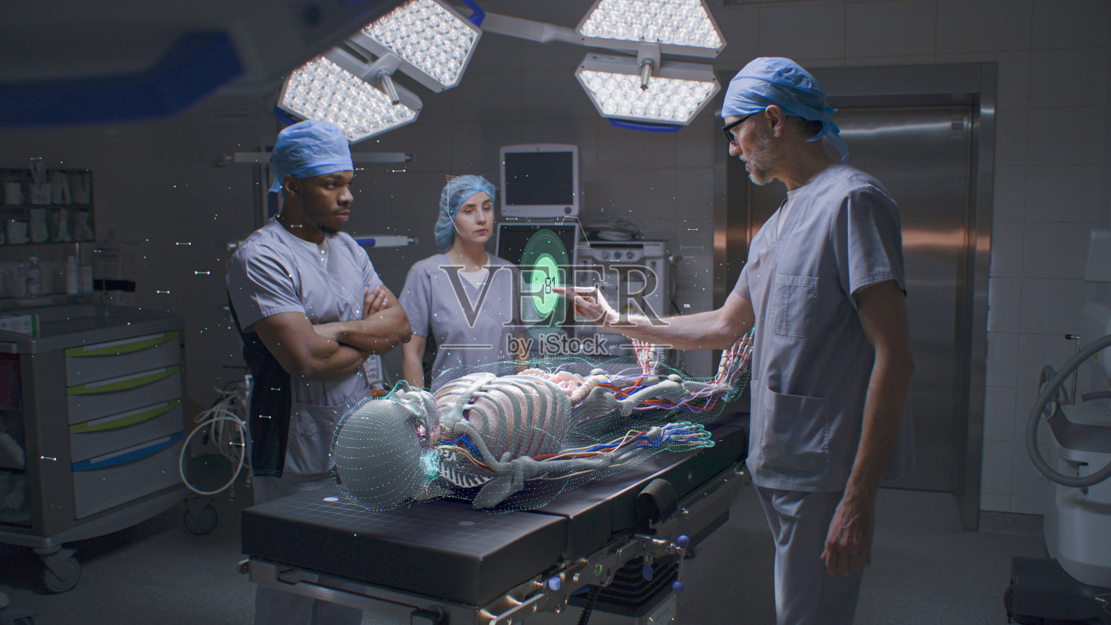 三维全息图显示手术室内的人体骨骼照片摄影图片