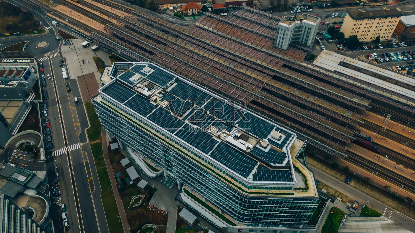 航拍圣朱利亚,米兰,意大利,3.01.2023米兰东南郊的住宅区,位于Rogoredo和Talledo地区之间照片摄影图片