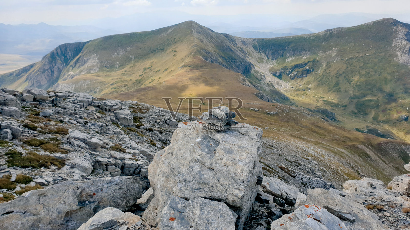 大自然的威严:徒步旅行和山地冒险照片摄影图片
