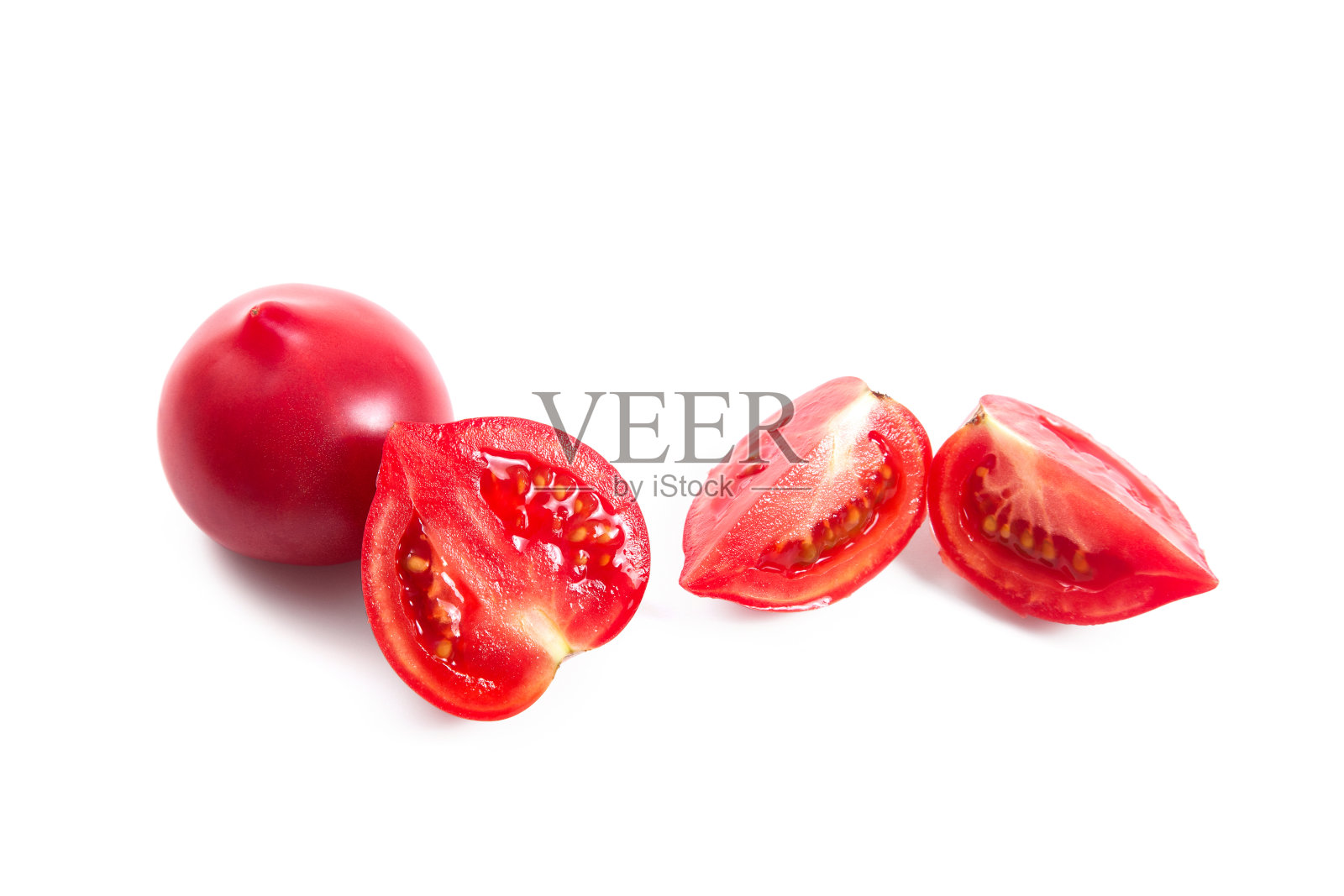 切和整个粉红色的番茄孤立在白色的背景照片摄影图片