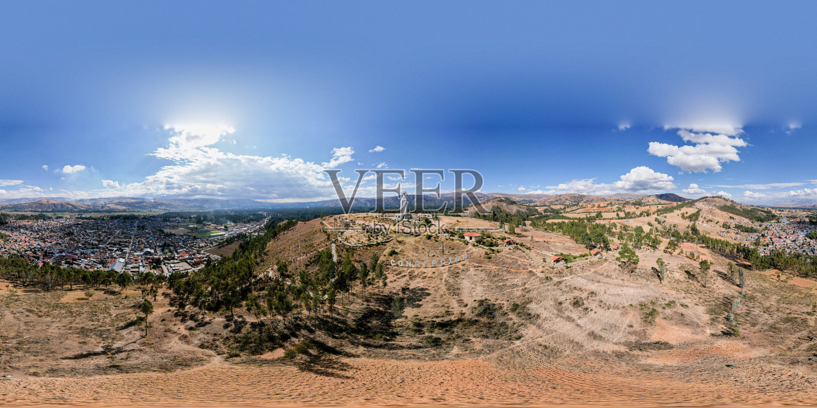 万卡约无原罪圣母的鸟瞰图。照片摄影图片