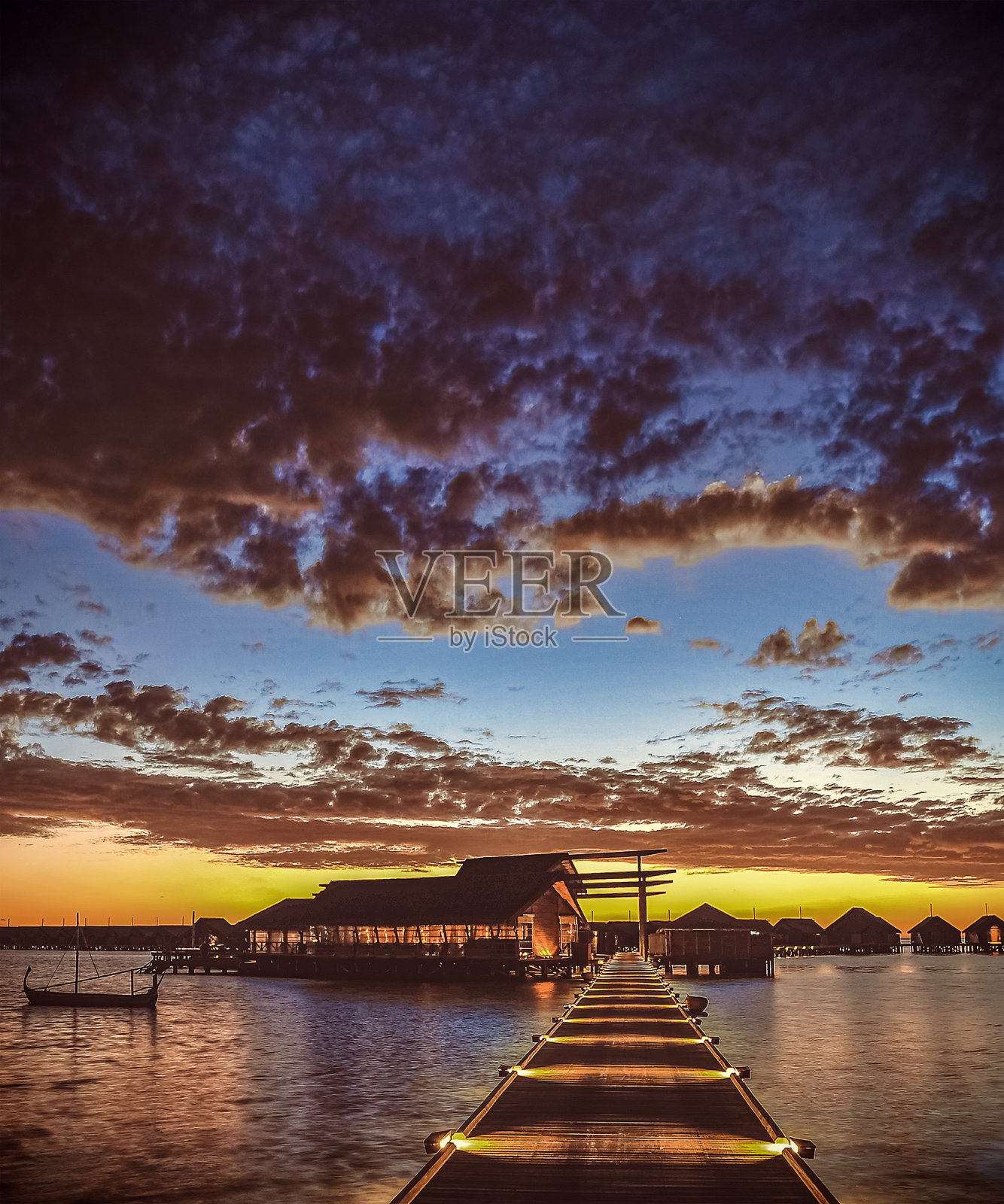 马尔代夫的日落照片摄影图片