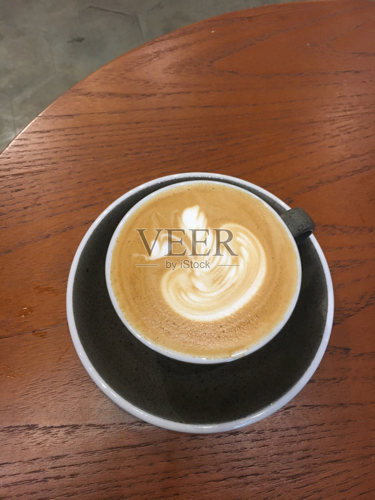 天鹅拿铁照片摄影图片