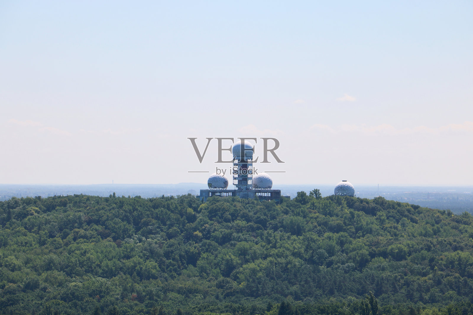 位于柏林格吕内瓦尔德的图费尔斯贝格山照片摄影图片