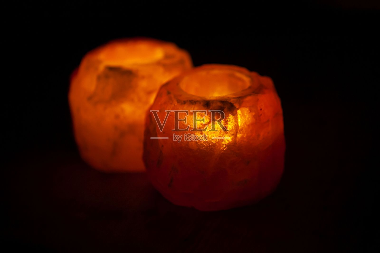 盐做的茶灯烛台照片摄影图片