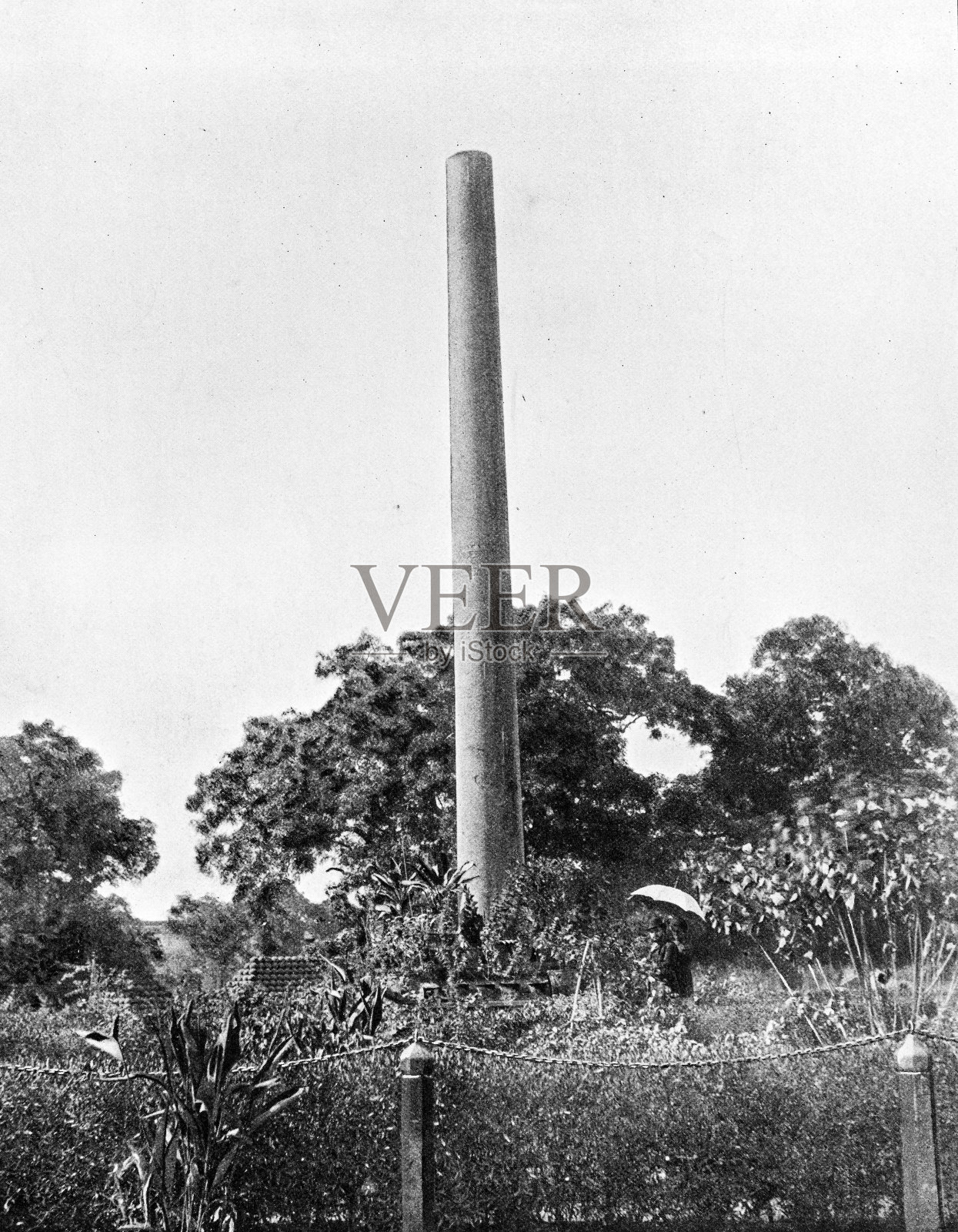 1895年印度的人物和地标:阿育王柱,阿拉巴德插画图片素材
