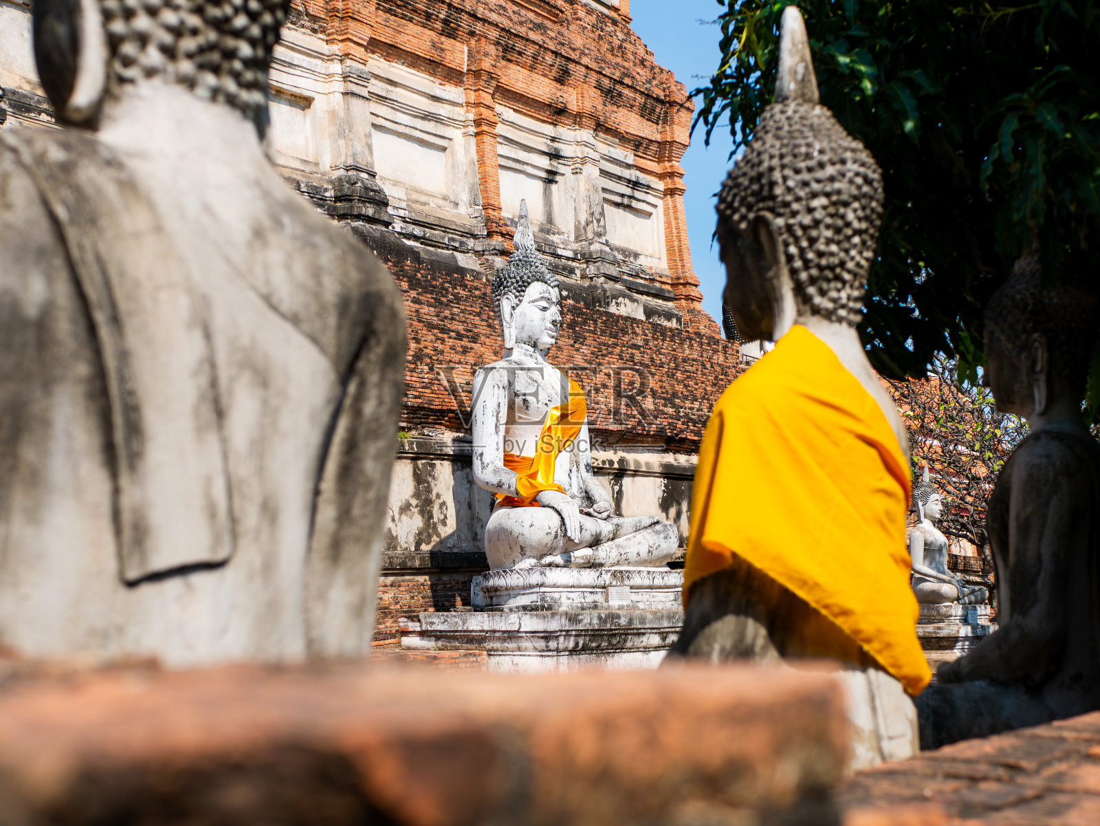 寺庙里的佛像照片摄影图片