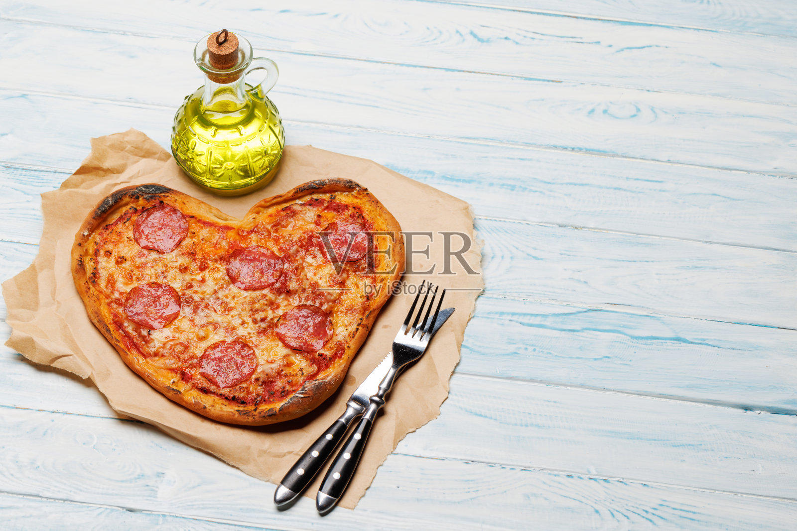 心形披萨:美味的爱情主题美食照片摄影图片