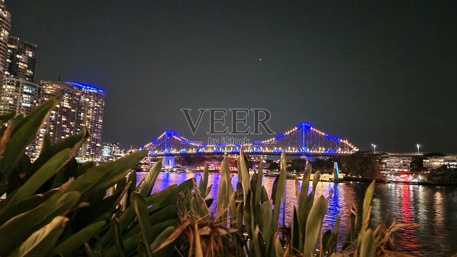 夜晚的布里斯班故事桥照片摄影图片