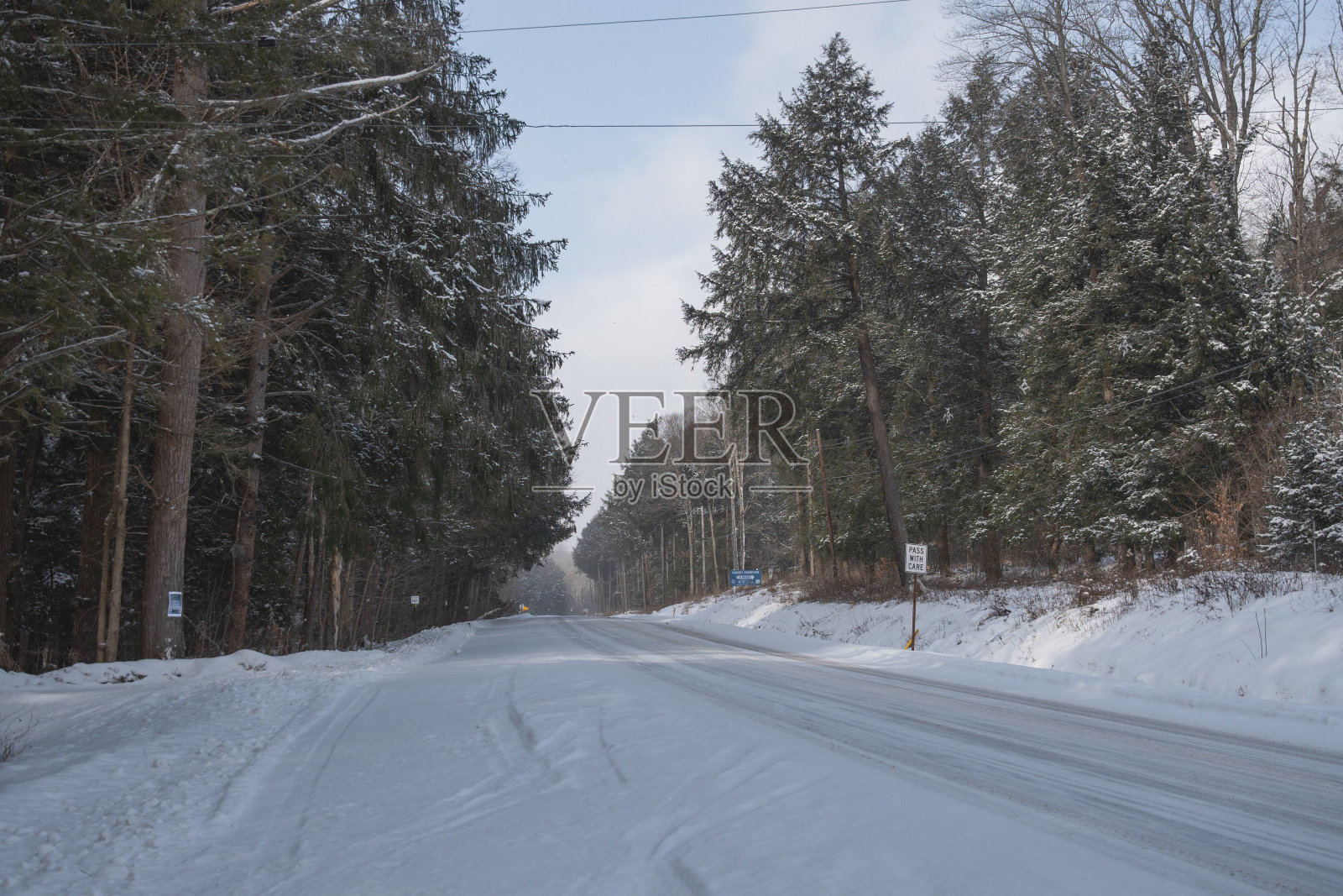 布拉德福德,美国宾夕法尼亚州- 2023年12月6日:玛丽拉水库布拉德福德帕新鲜冬季路照片摄影图片