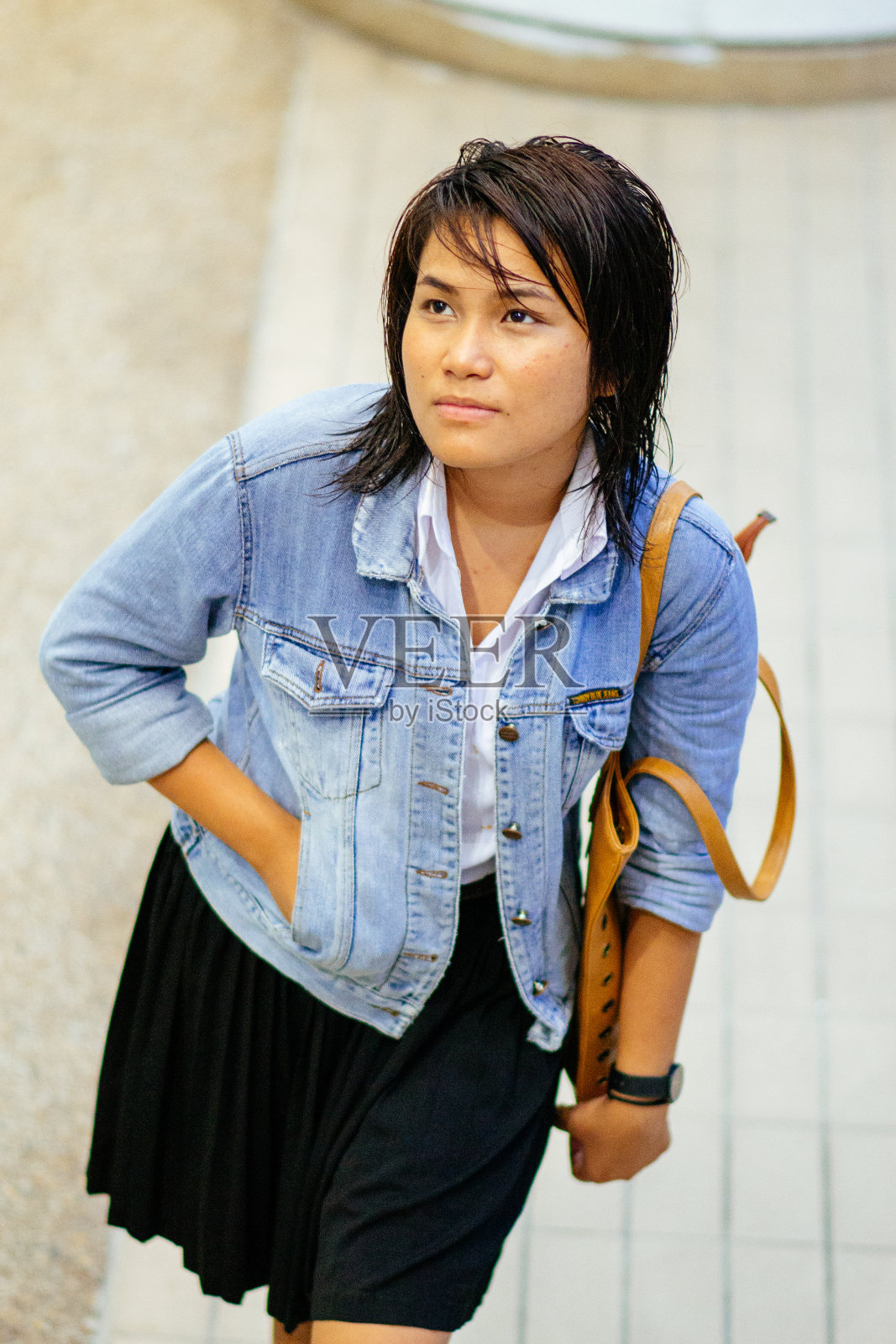 悲伤的泰国女人照片摄影图片