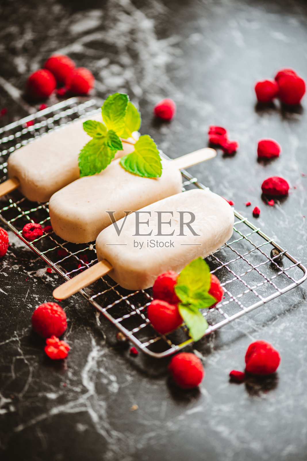 树莓素香草冰棍照片摄影图片