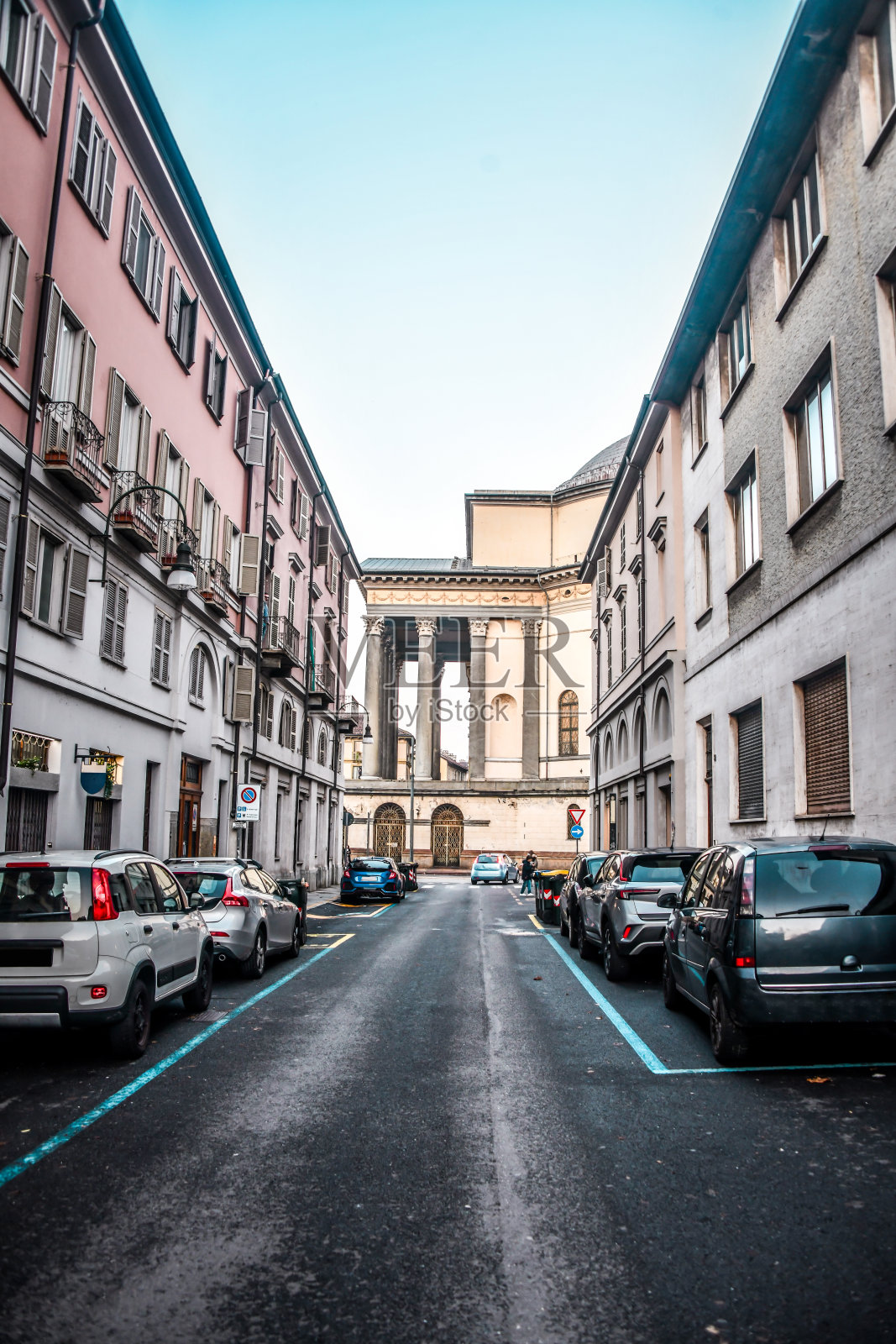 意大利都灵通往大教堂的街道照片摄影图片