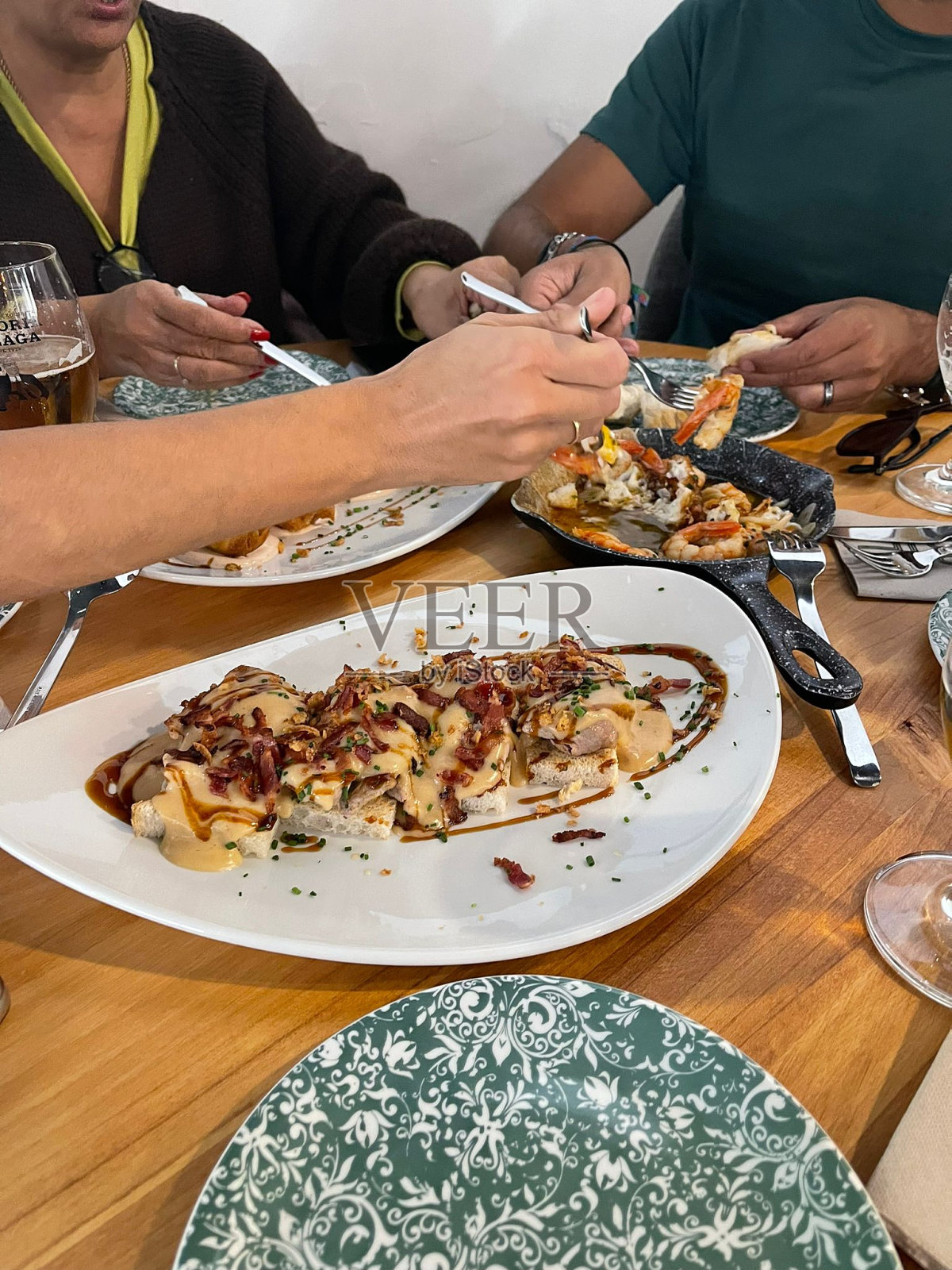 家人吃照片摄影图片