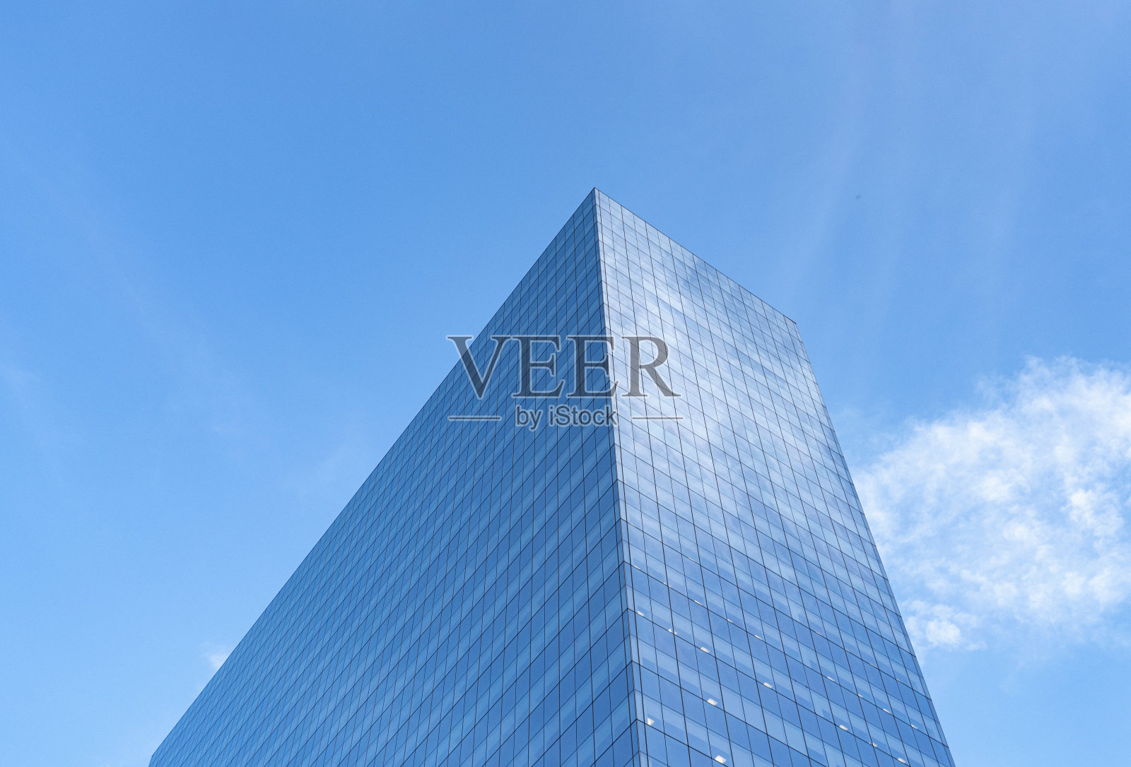 纽约一座现代摩天大楼的低角度视图照片摄影图片