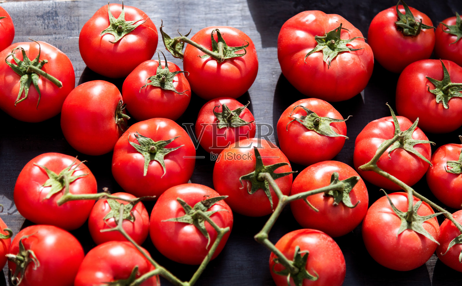 一堆鲜红的西红柿照片摄影图片