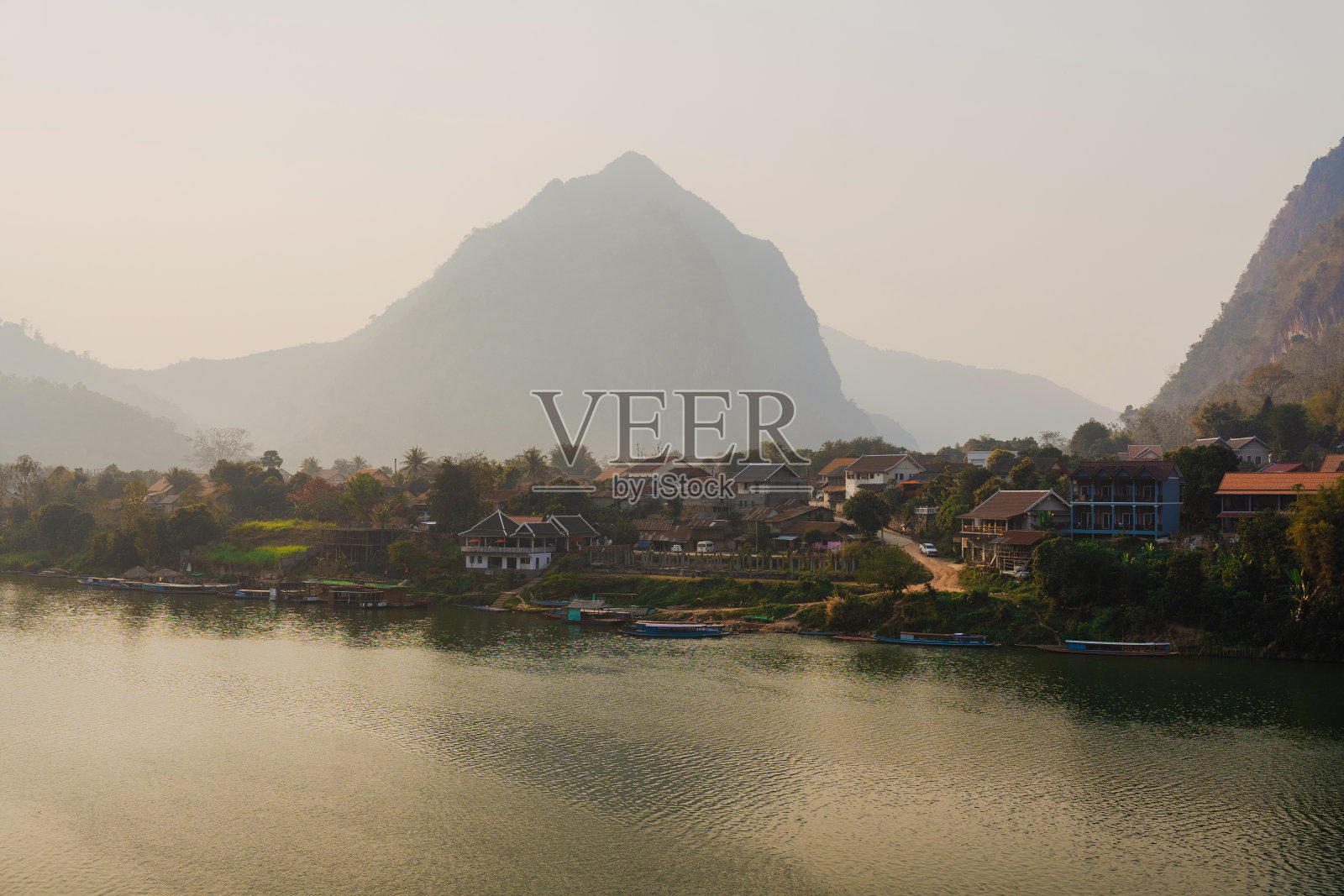 老挝的河流风景照片摄影图片